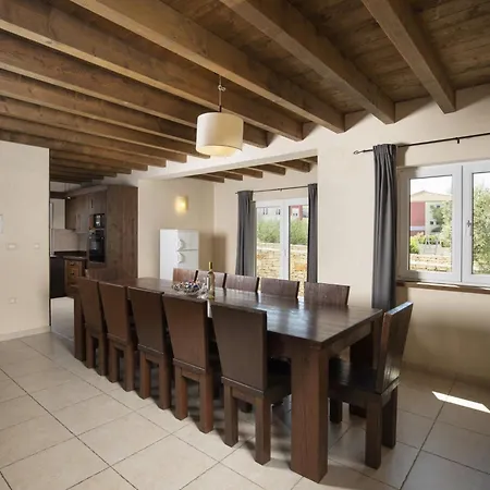 Castagna In Mit Pool Und Sauna By Interhome *