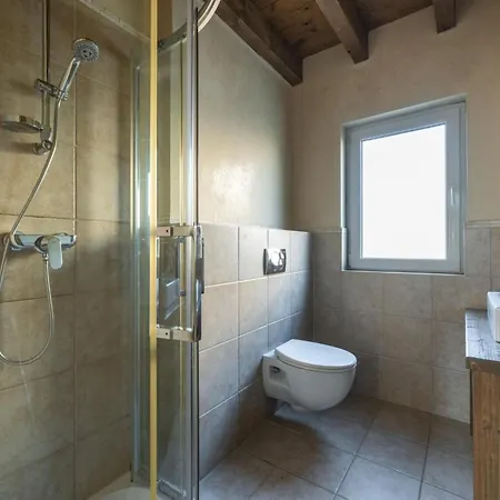 Castagna In Mit Pool Und Sauna By Interhome Дом отдыха Премантура