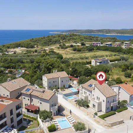 Castagna In Mit Pool Und Sauna By Interhome Hébergement de vacances *